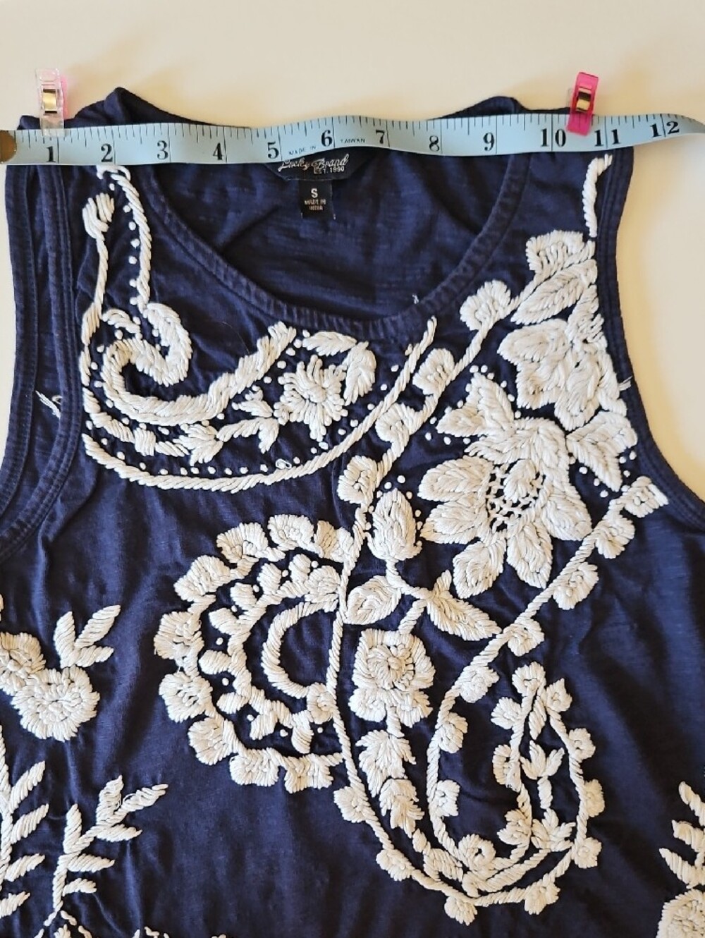 Lucky Brand Size S Navy Blue And White Floral Embroidered Tank Top - Picture 10 of 13
